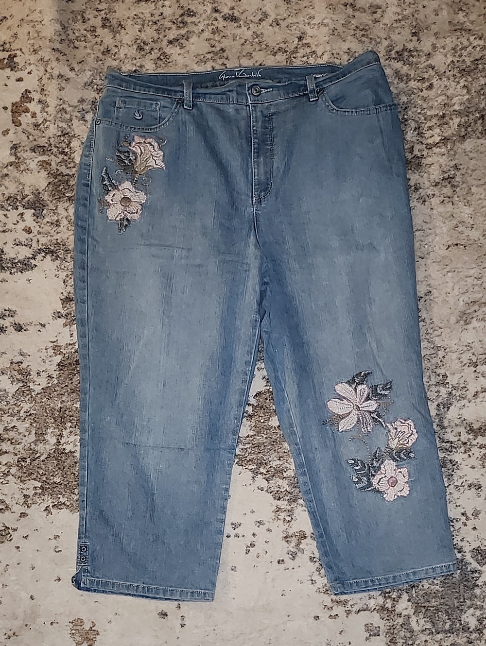Women's Light Blue Gloria Vanderbilt Embroidered Jeans Size 14
